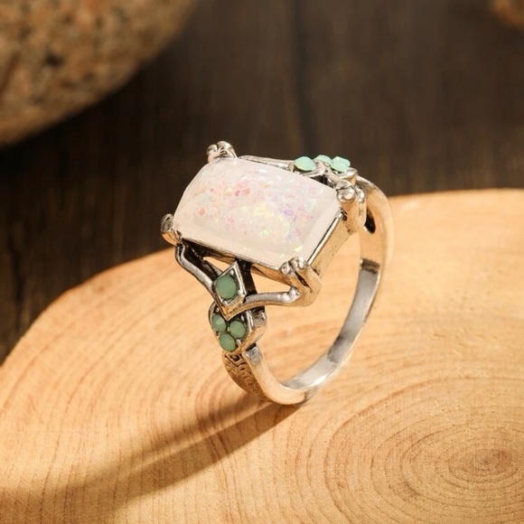 Rectangle Gemstone Decor Ring - Picture 4 of 4